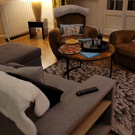 Dans Chateau Des Magnans, Grand 10 Couchages Lejlighed Jausiers